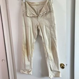 Gently worn off white cargo pants by Anthropologie. M